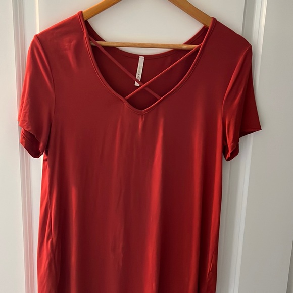 Lime n Chili Criss Cross Women Short Sleeve Top Size Medium - Picture 3 of 7